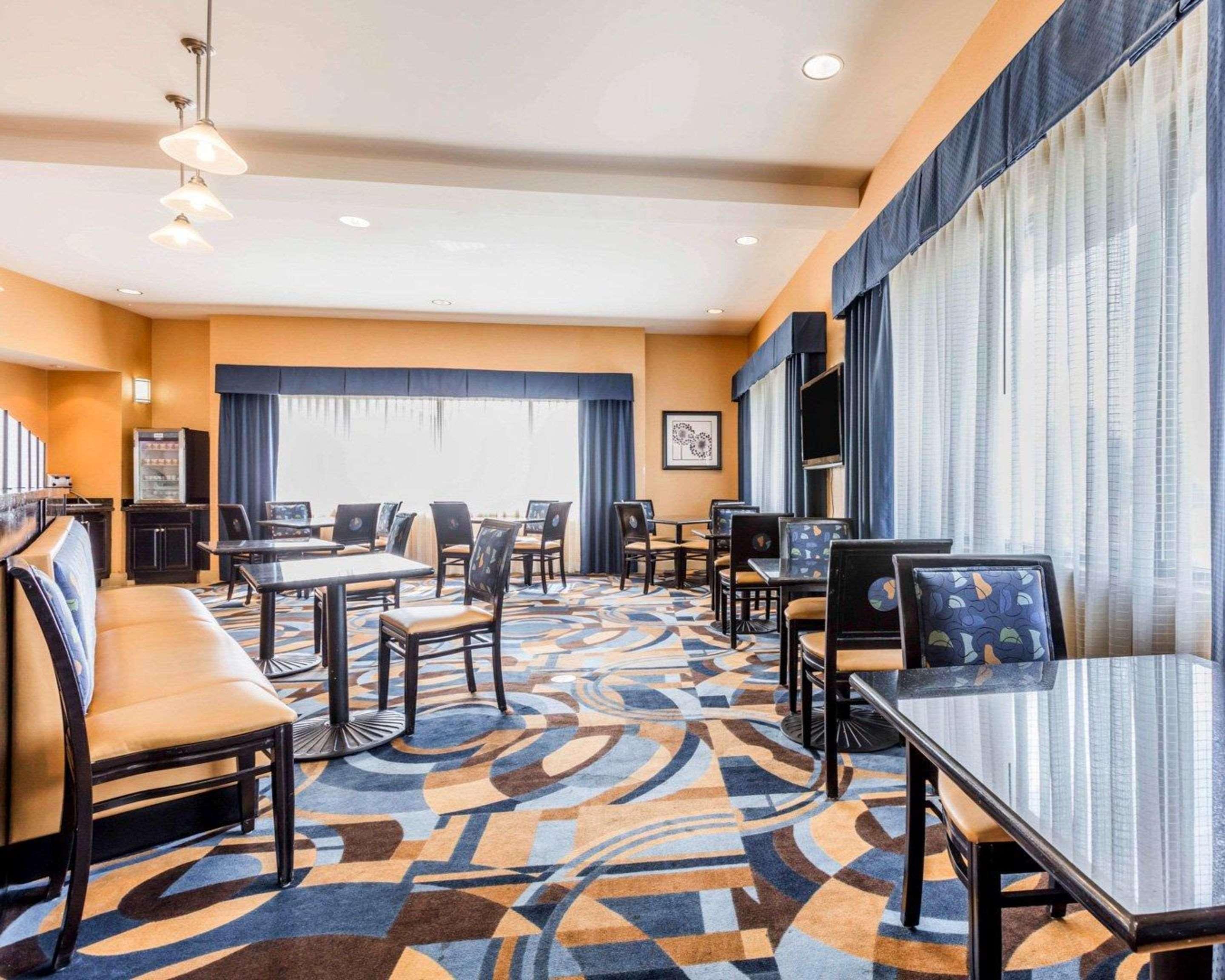 Comfort Suites Pell City I-20 Exit 158 Екстер'єр фото