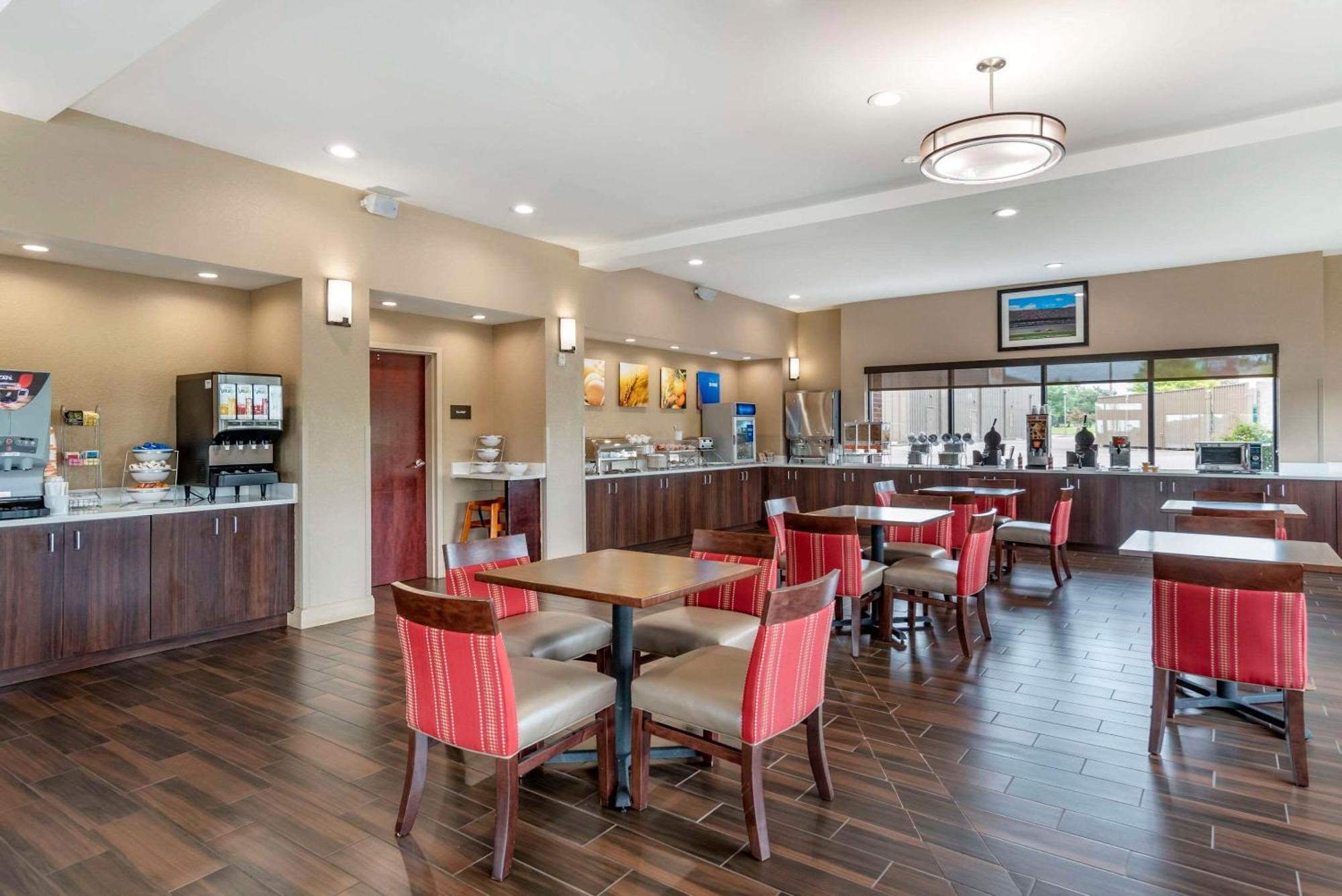Comfort Suites Pell City I-20 Exit 158 Екстер'єр фото
